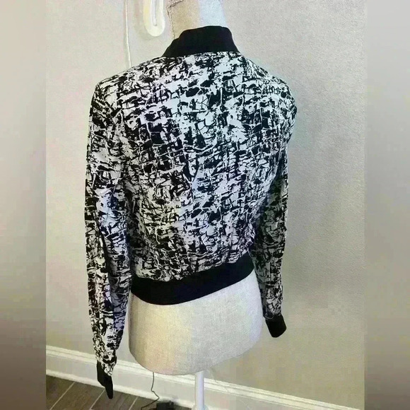 HOLLISTER Black and White Jacket - Médium - Picture 8 of 8